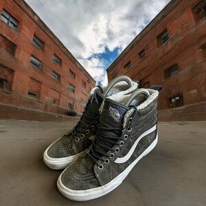 Vans Sk8-Hi MTE Pewter Gray Suede High Top Sneakers Mens 5 Womens 6.5 721454